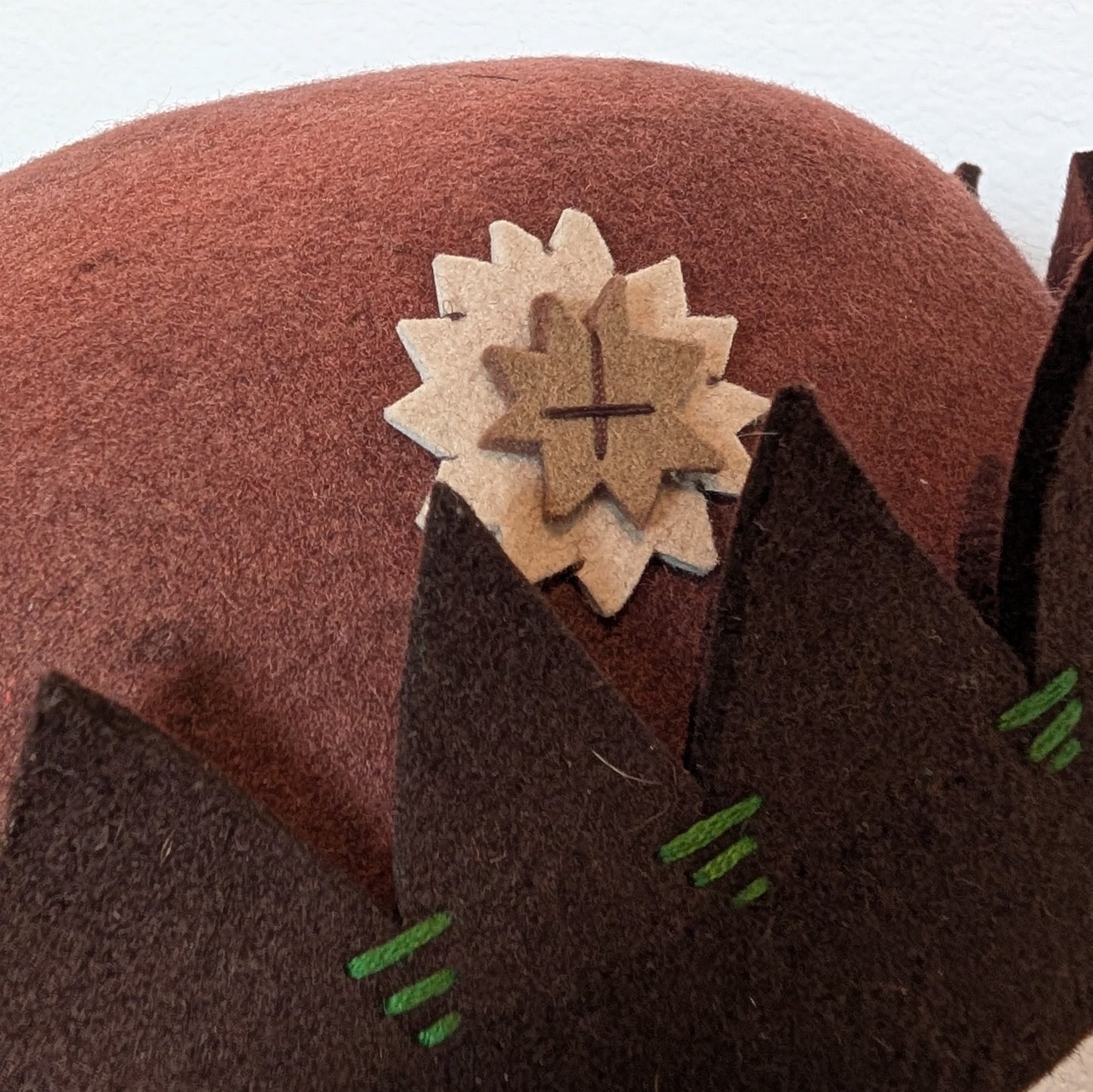 Whoopee Cap Brown / Green Stitch