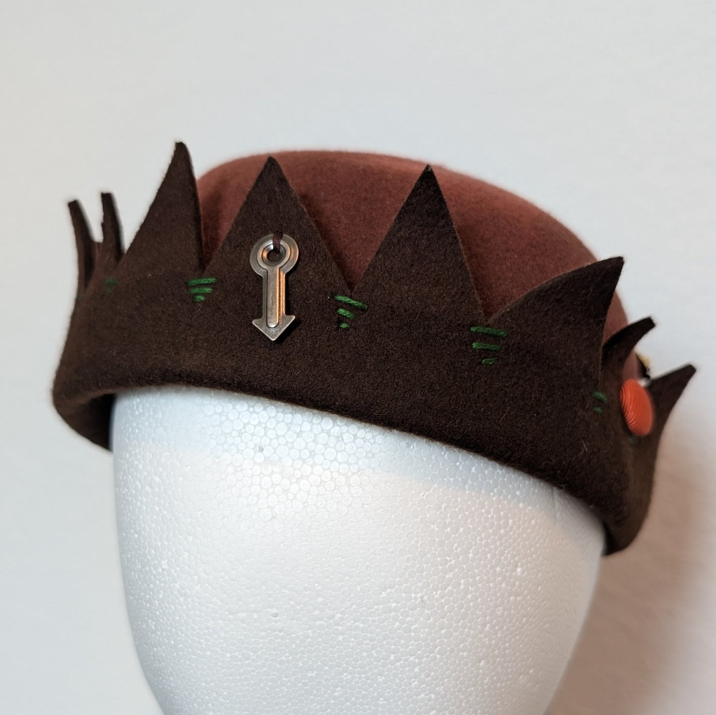 Whoopee Cap Brown / Green Stitch
